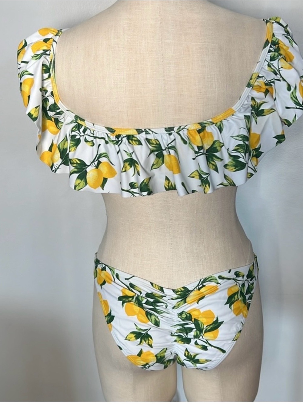 White Lemon Print Ruffle Bikini Set - Picture 4 of 5